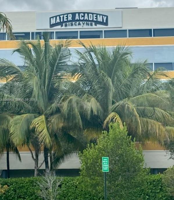 North Miami FL 33181 - A12005488