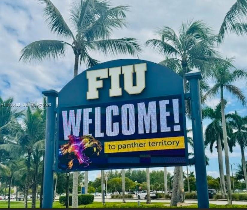 North Miami FL 33181 - A12005488