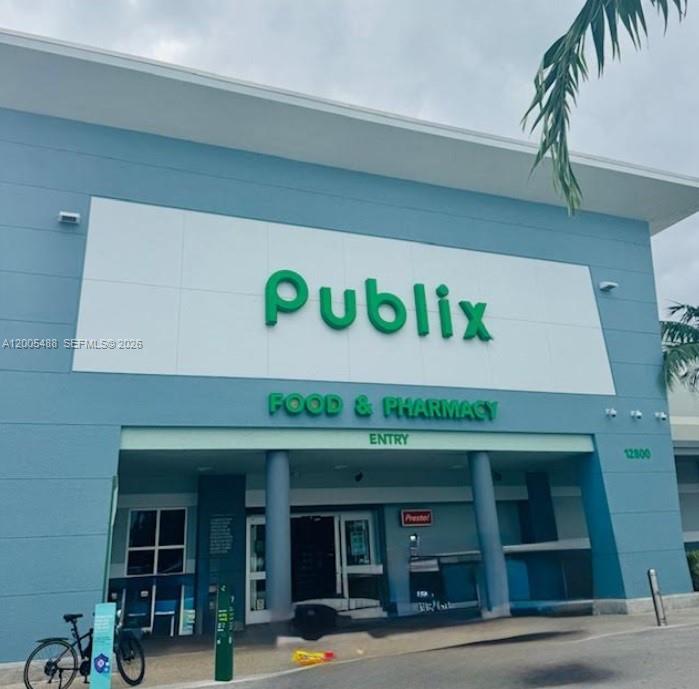 North Miami FL 33181 - A12005488