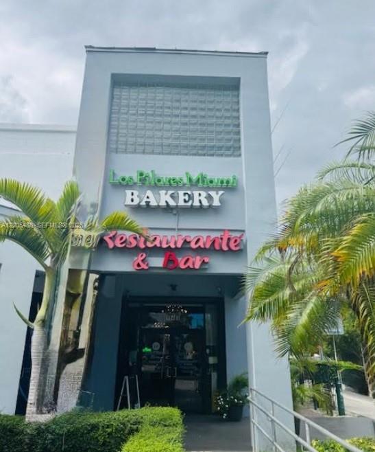 North Miami FL 33181 - A12005488