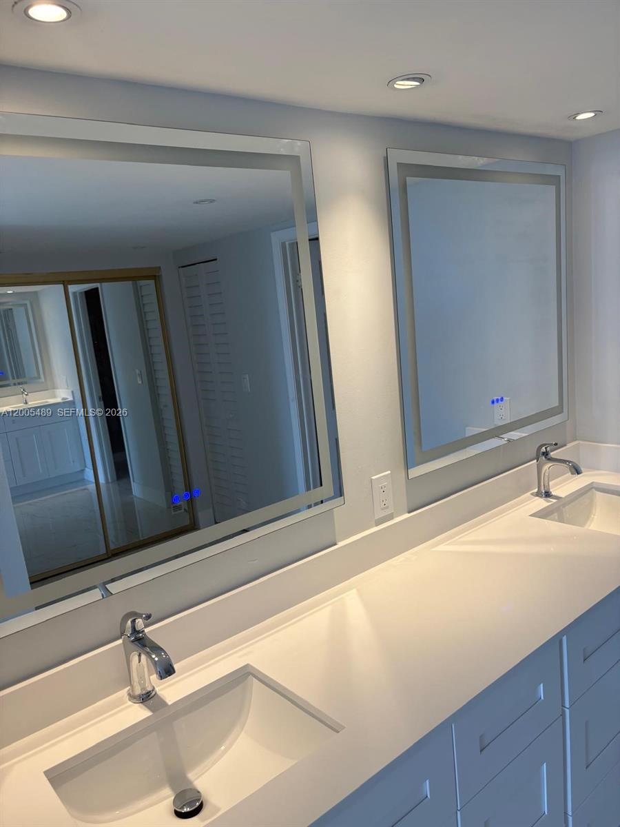 199 Ocean Lane Dr #1209, Key Biscayne FL 33149
