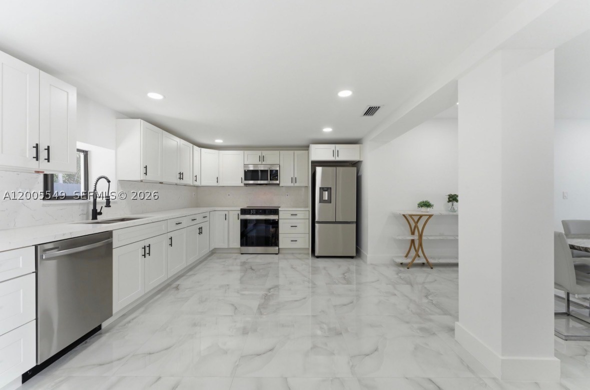 1810 NE 161st St, North Miami Beach FL 33162