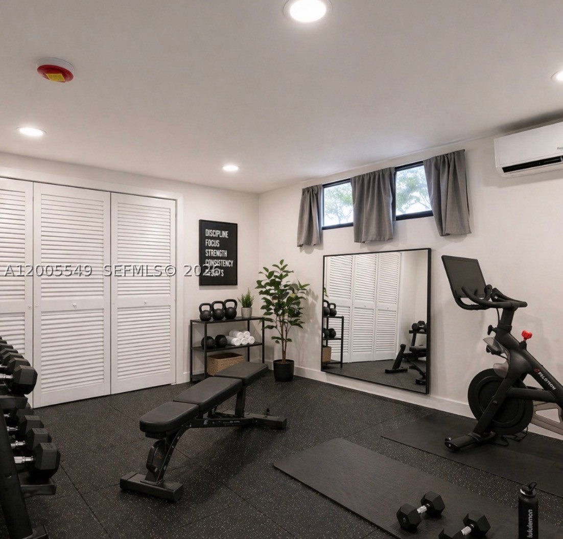 1810 NE 161st St, North Miami Beach FL 33162