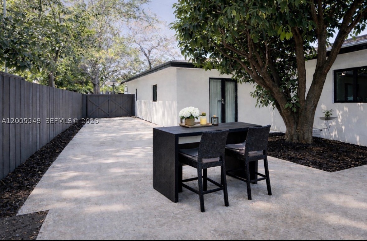 1810 NE 161st St, North Miami Beach FL 33162