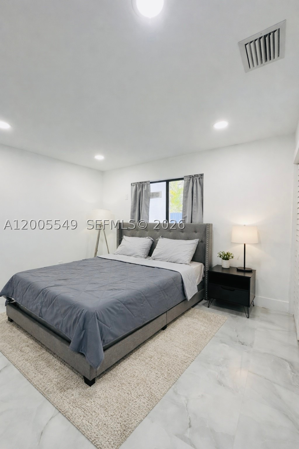 1810 NE 161st St, North Miami Beach FL 33162