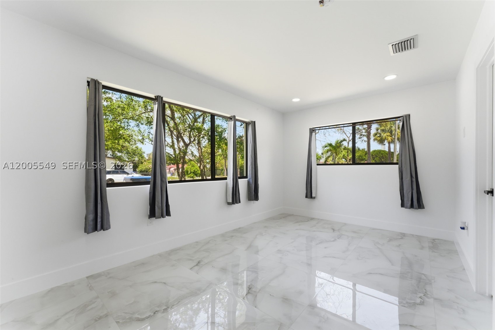 1810 NE 161st St, North Miami Beach FL 33162