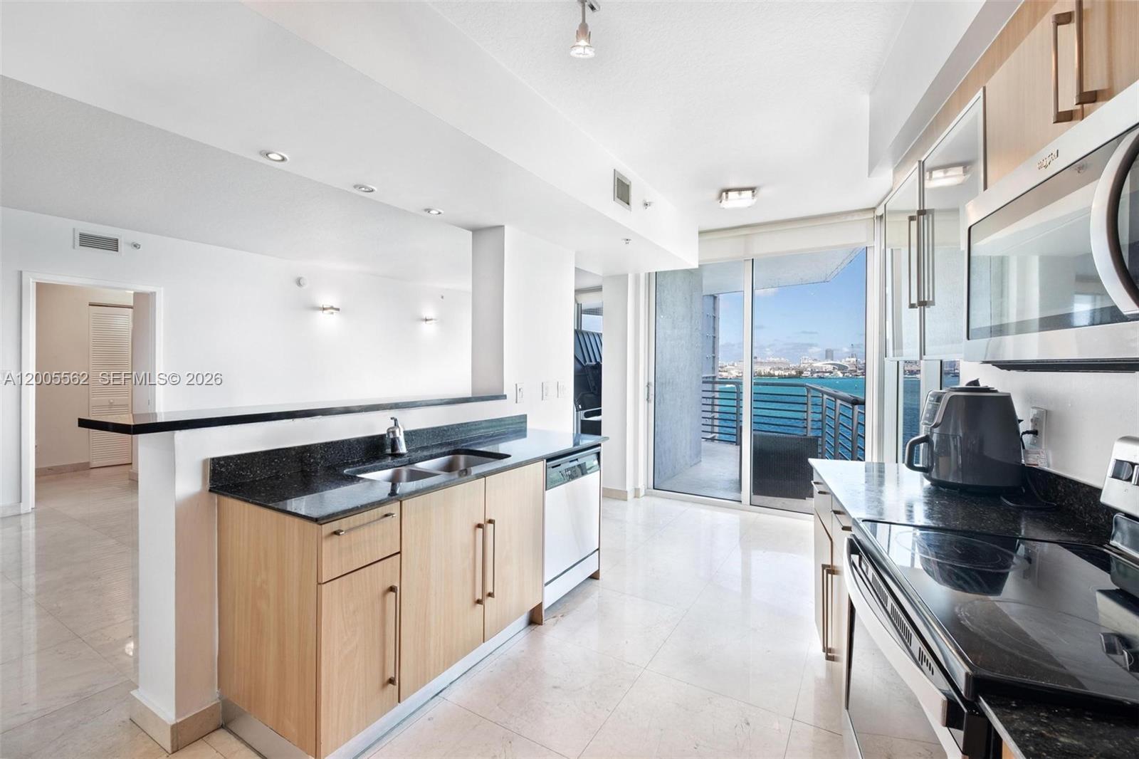 325 S Biscayne Blvd #823, Miami FL 33131