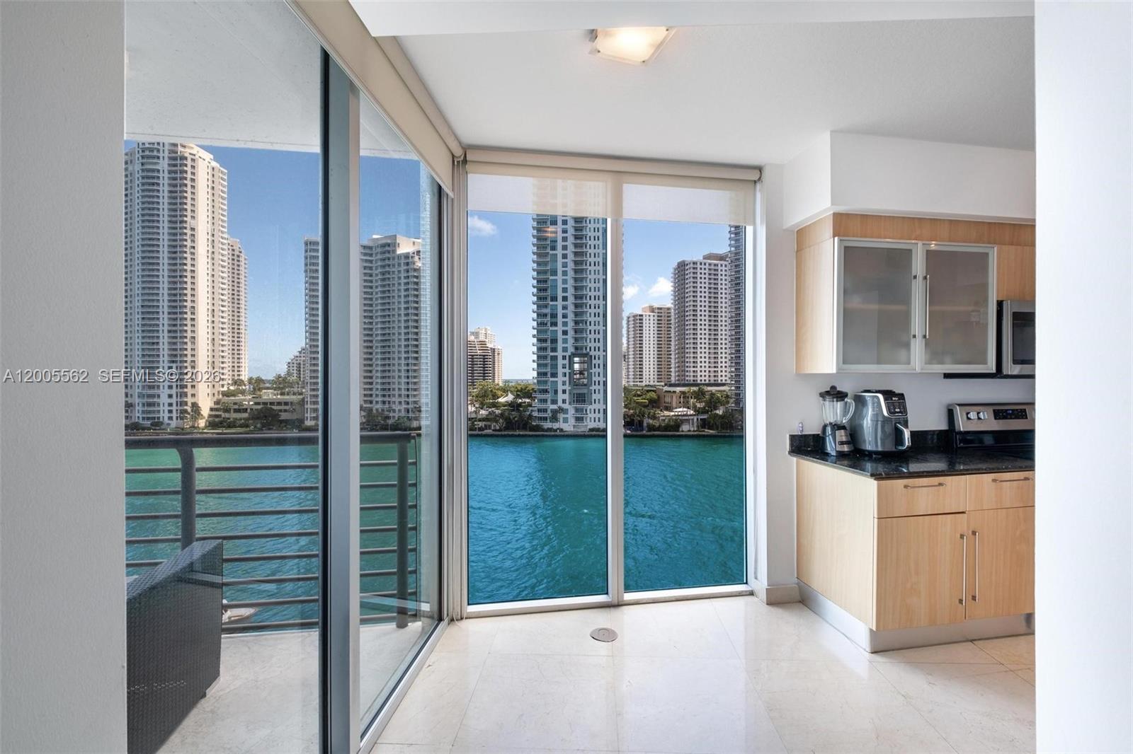 325 S Biscayne Blvd #823, Miami FL 33131