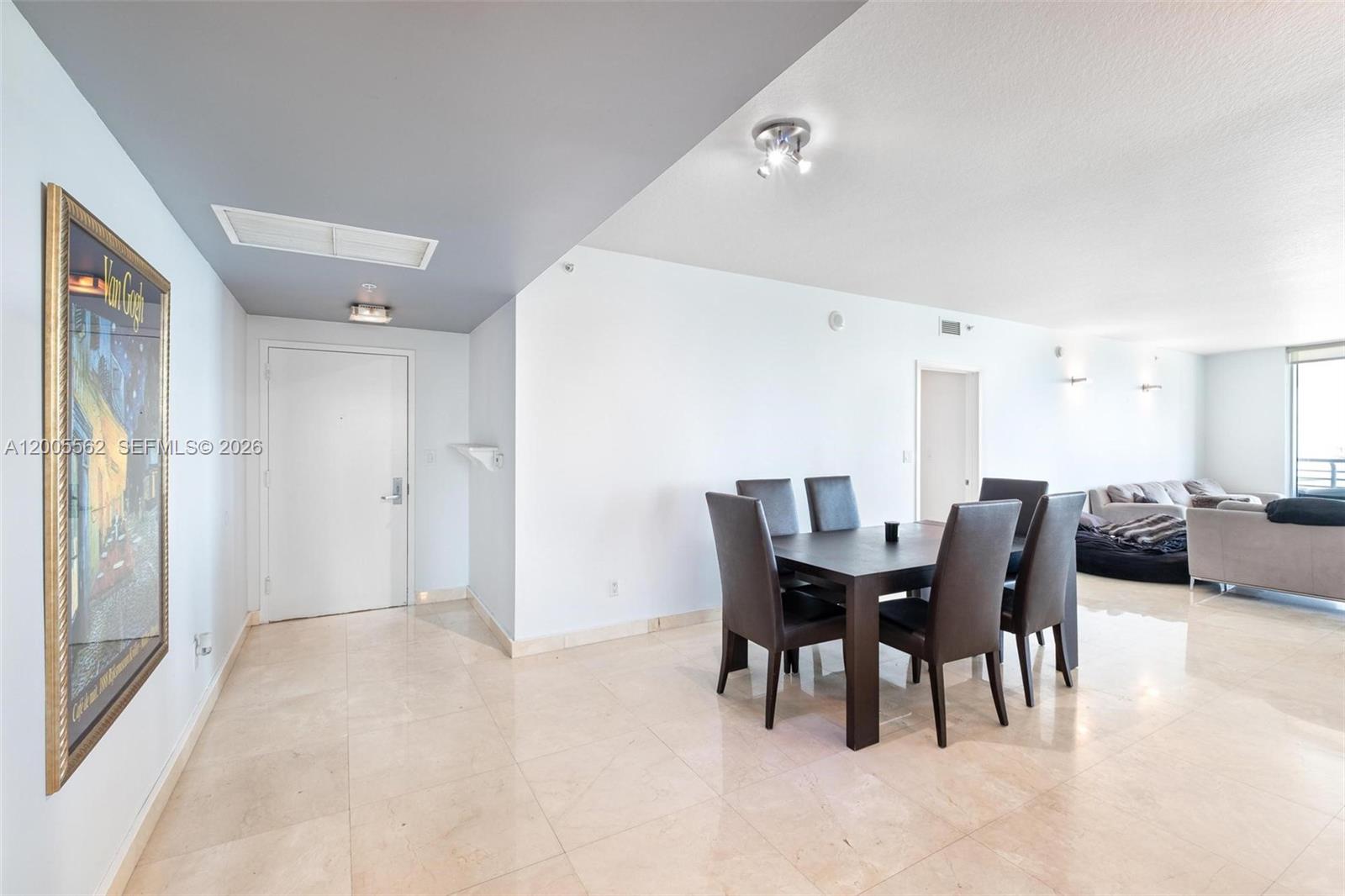 325 S Biscayne Blvd #823, Miami FL 33131
