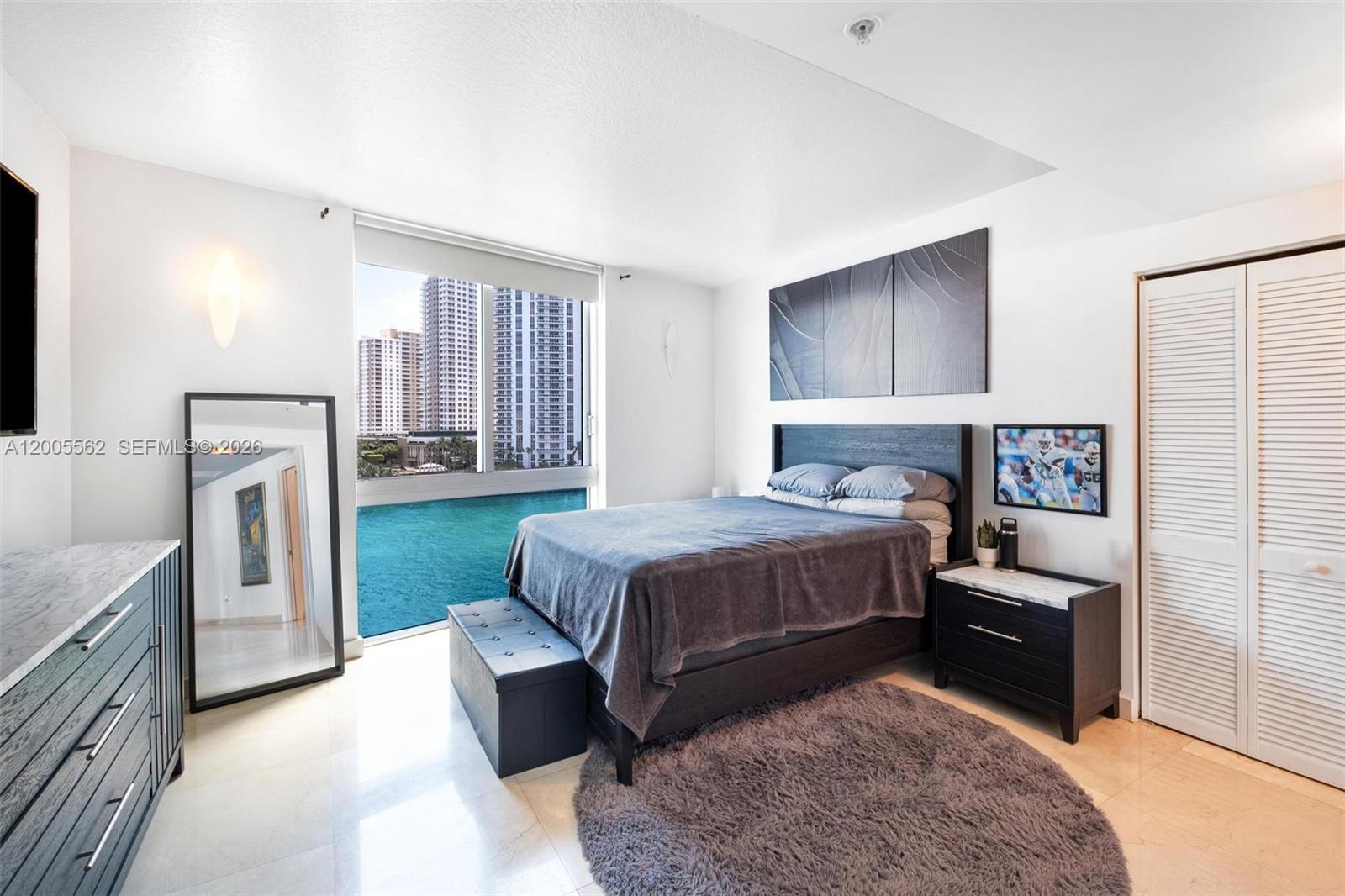 325 S Biscayne Blvd #823, Miami FL 33131