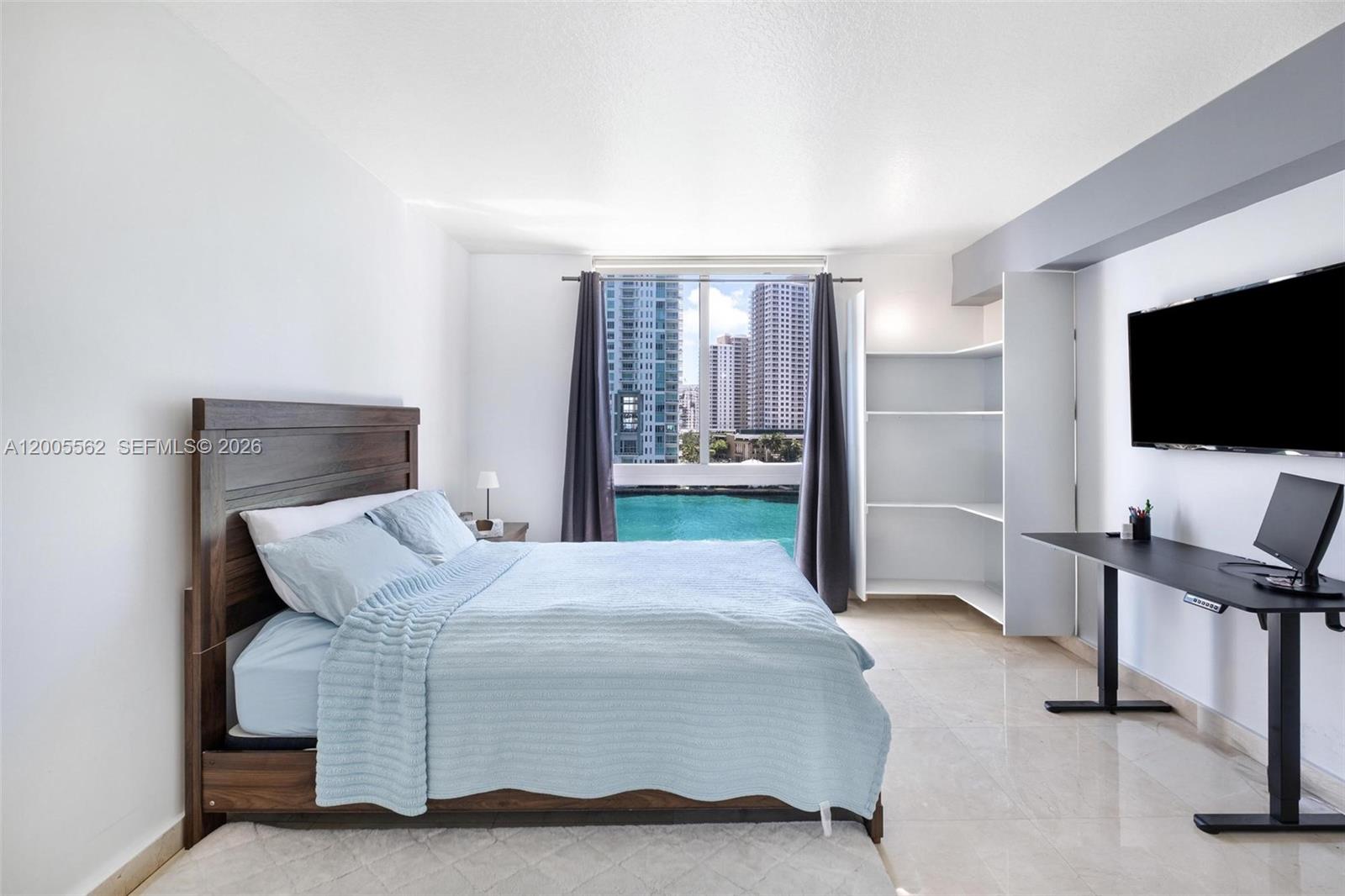 325 S Biscayne Blvd #823, Miami FL 33131