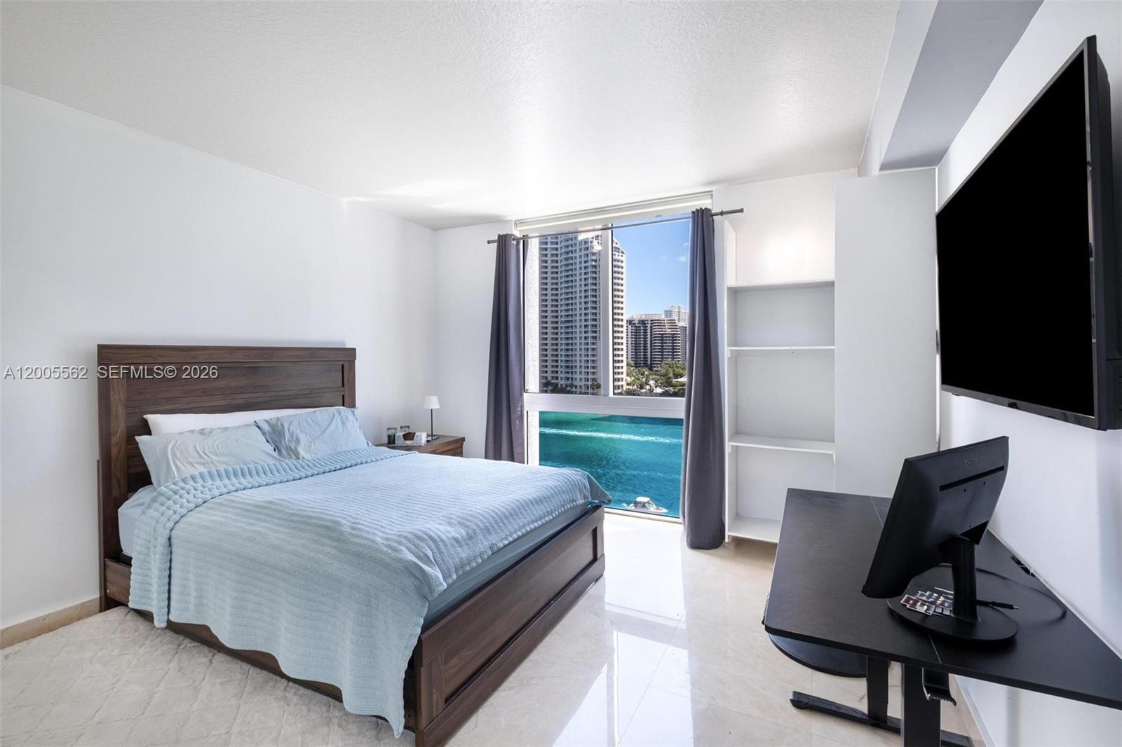 325 S Biscayne Blvd #823, Miami FL 33131