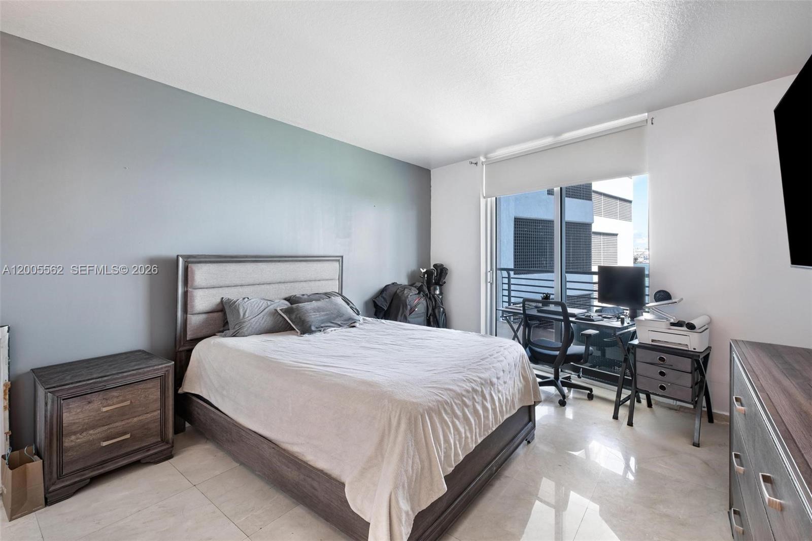 325 S Biscayne Blvd #823, Miami FL 33131
