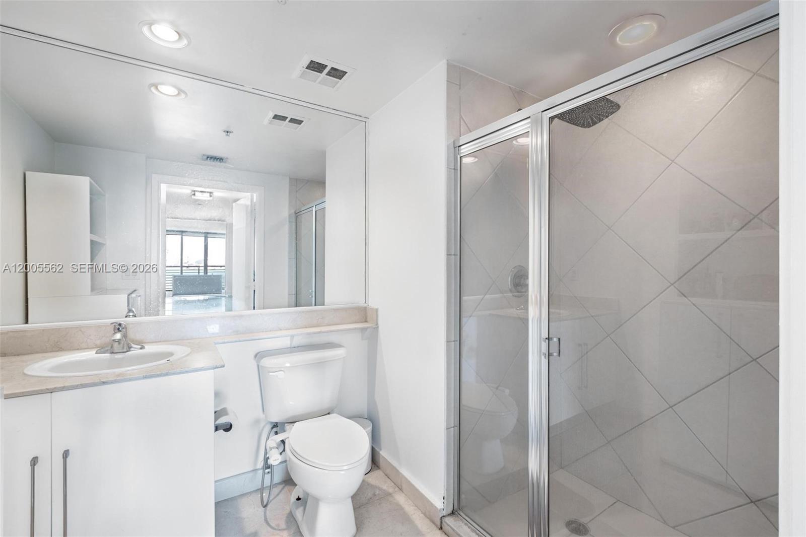 325 S Biscayne Blvd #823, Miami FL 33131