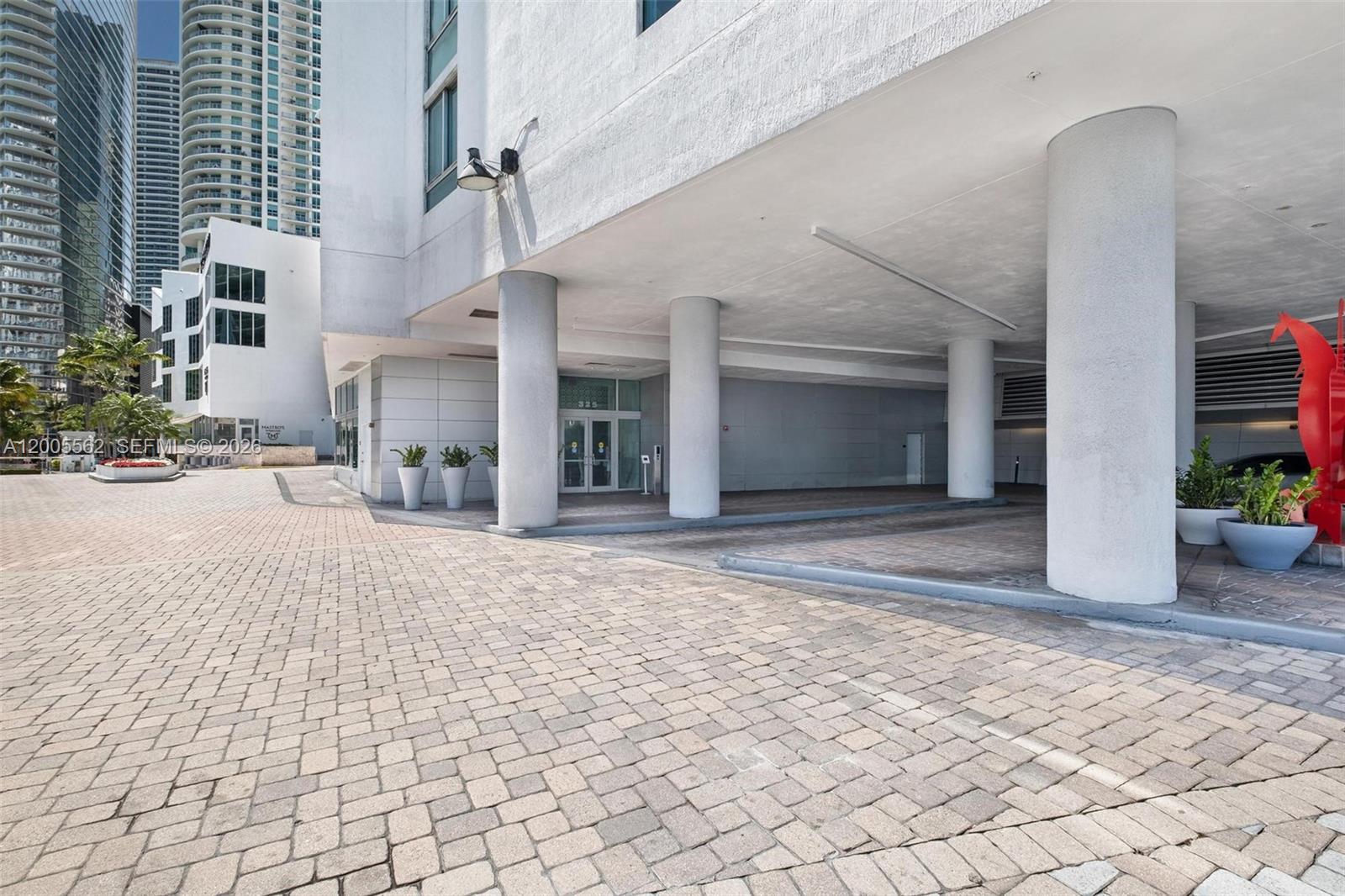 325 S Biscayne Blvd #823, Miami FL 33131