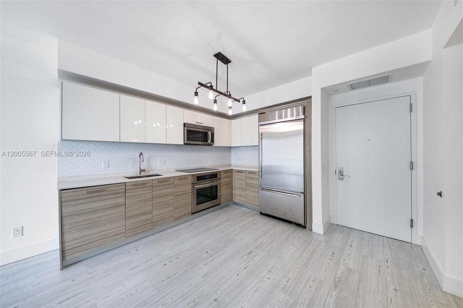 1300 Brickell Bay Dr #704, Miami FL 33131