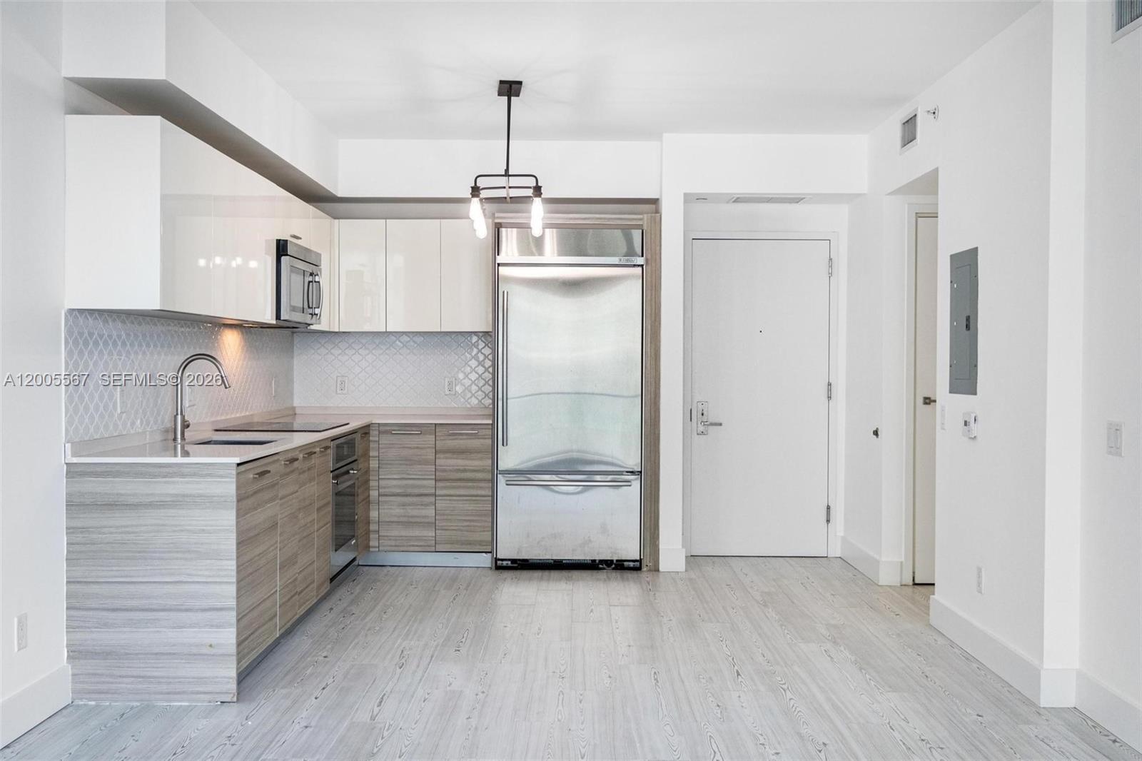 1300 Brickell Bay Dr #704, Miami FL 33131