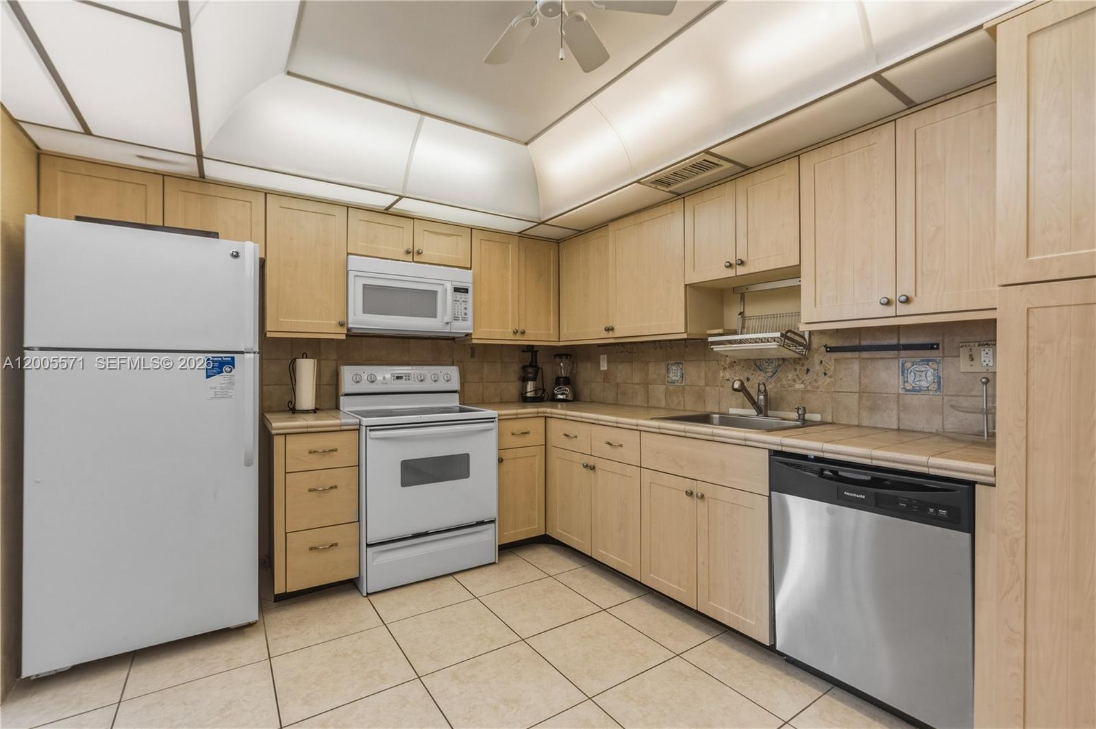 1600 S Ocean Dr #4G (Available Jan 16), Hollywood FL 33019