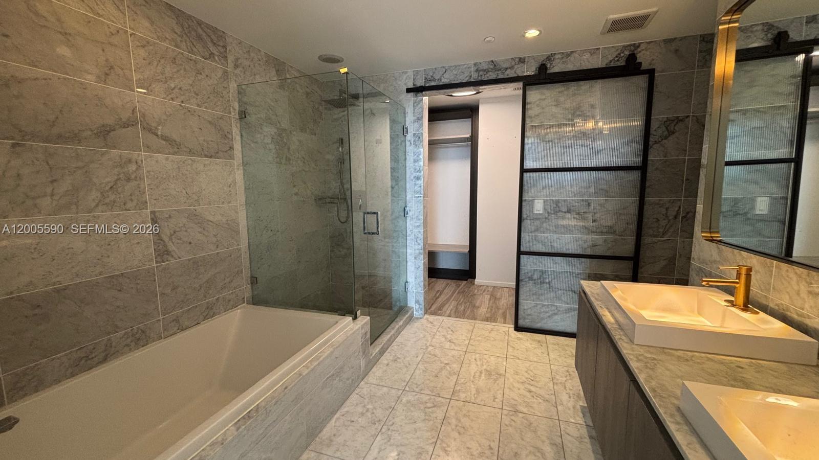 801 S Miami Ave #3510, Miami FL 33130
