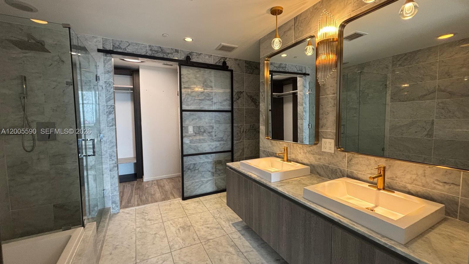 801 S Miami Ave #3510, Miami FL 33130