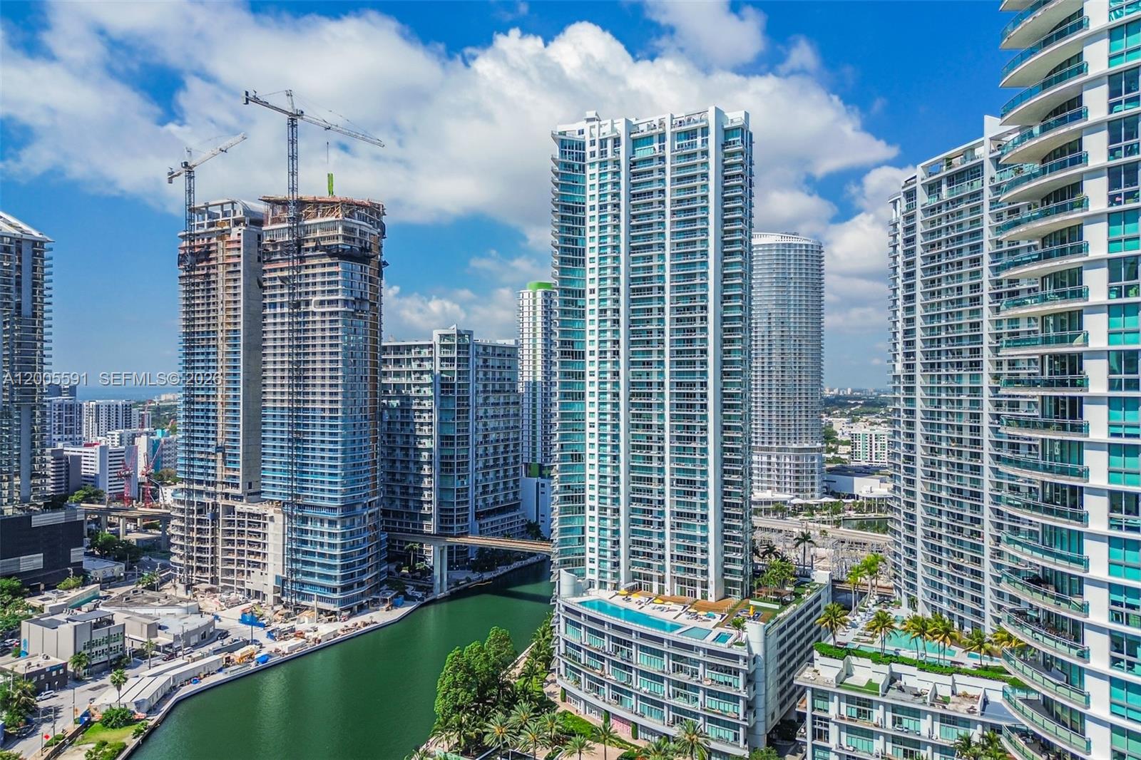 92 SW 3rd St #2212, Miami FL 33130