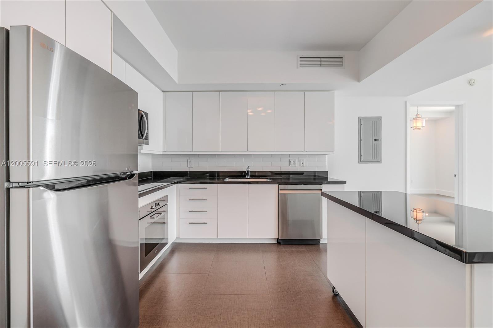 92 SW 3rd St #2212, Miami FL 33130