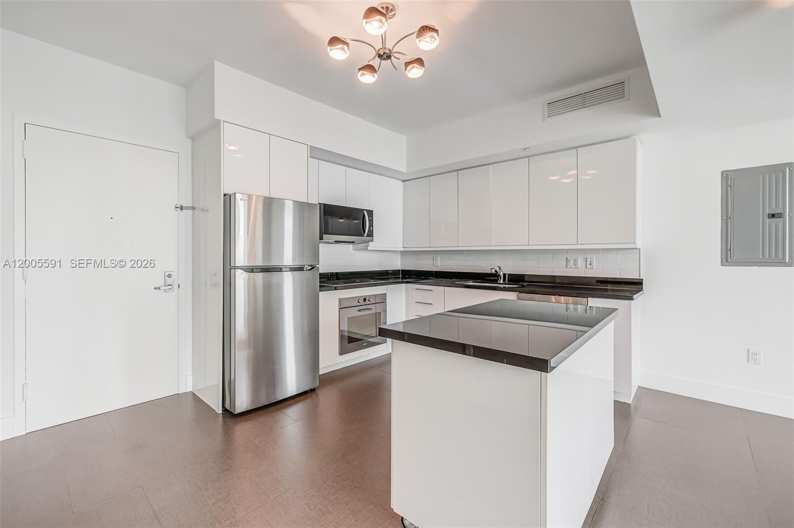 92 SW 3rd St #2212, Miami FL 33130