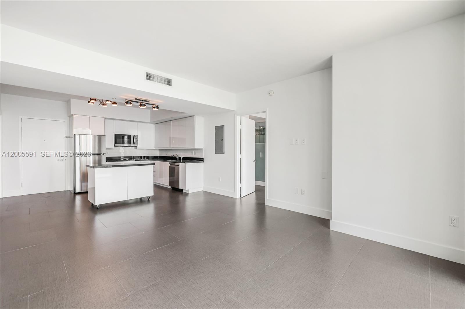92 SW 3rd St #2212, Miami FL 33130
