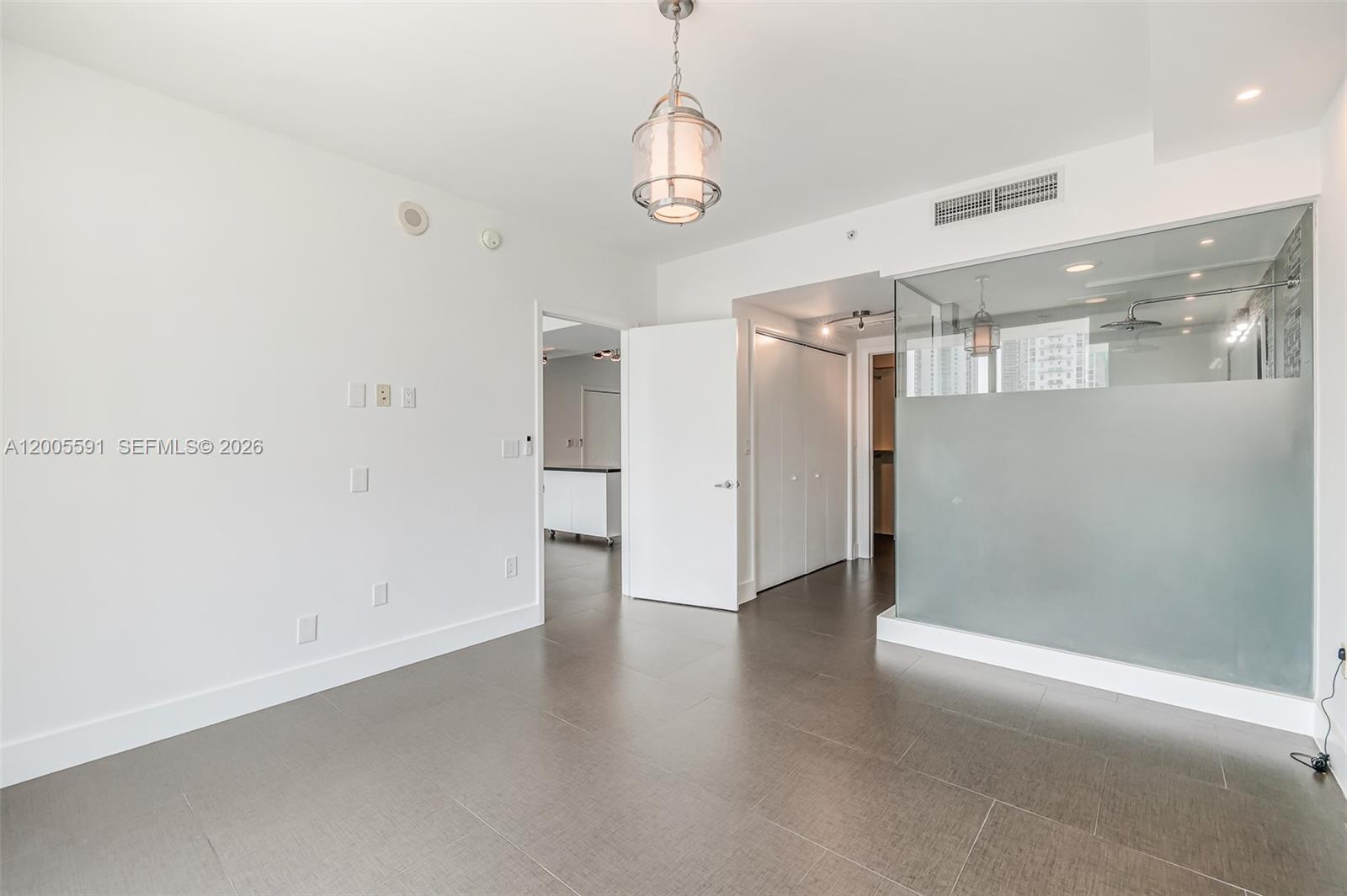 92 SW 3rd St #2212, Miami FL 33130