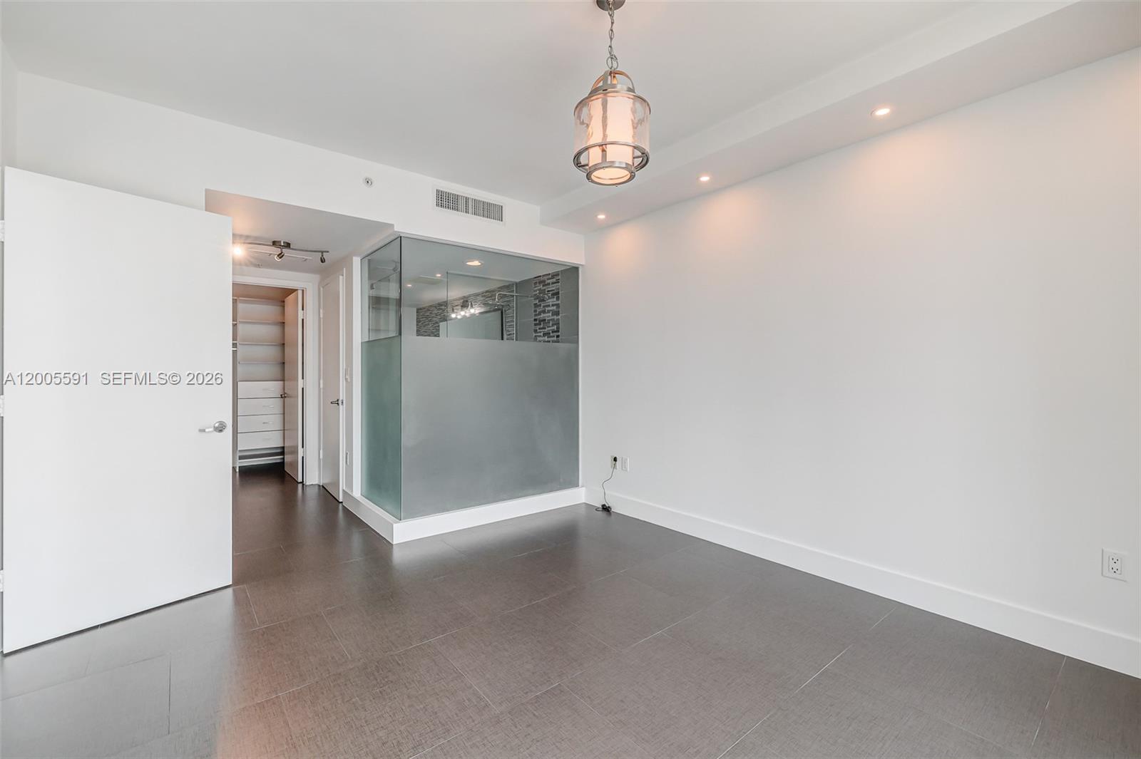 92 SW 3rd St #2212, Miami FL 33130