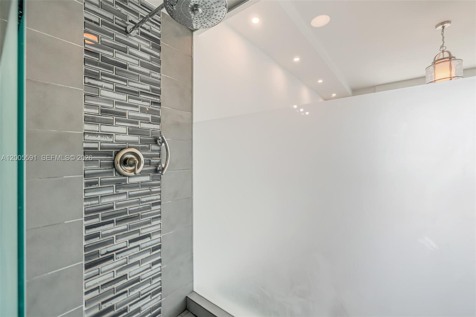 92 SW 3rd St #2212, Miami FL 33130