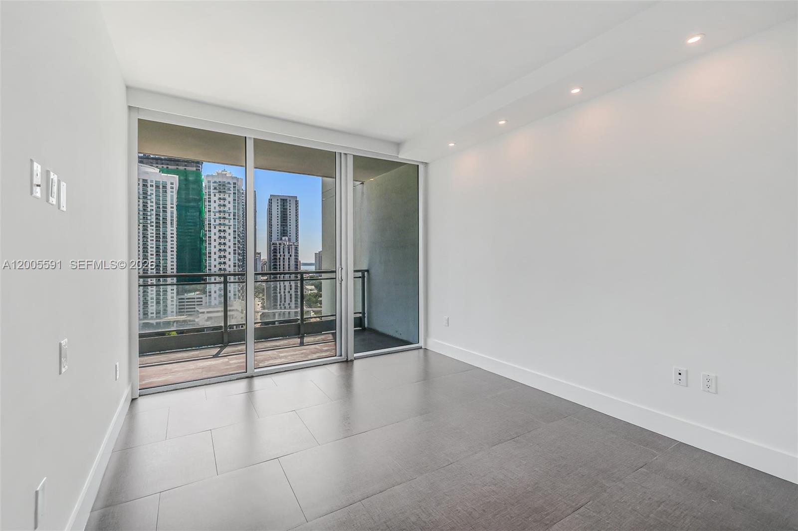92 SW 3rd St #2212, Miami FL 33130