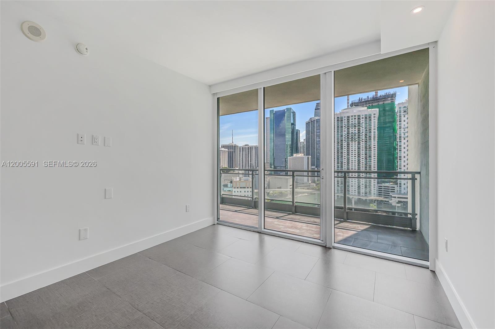 92 SW 3rd St #2212, Miami FL 33130