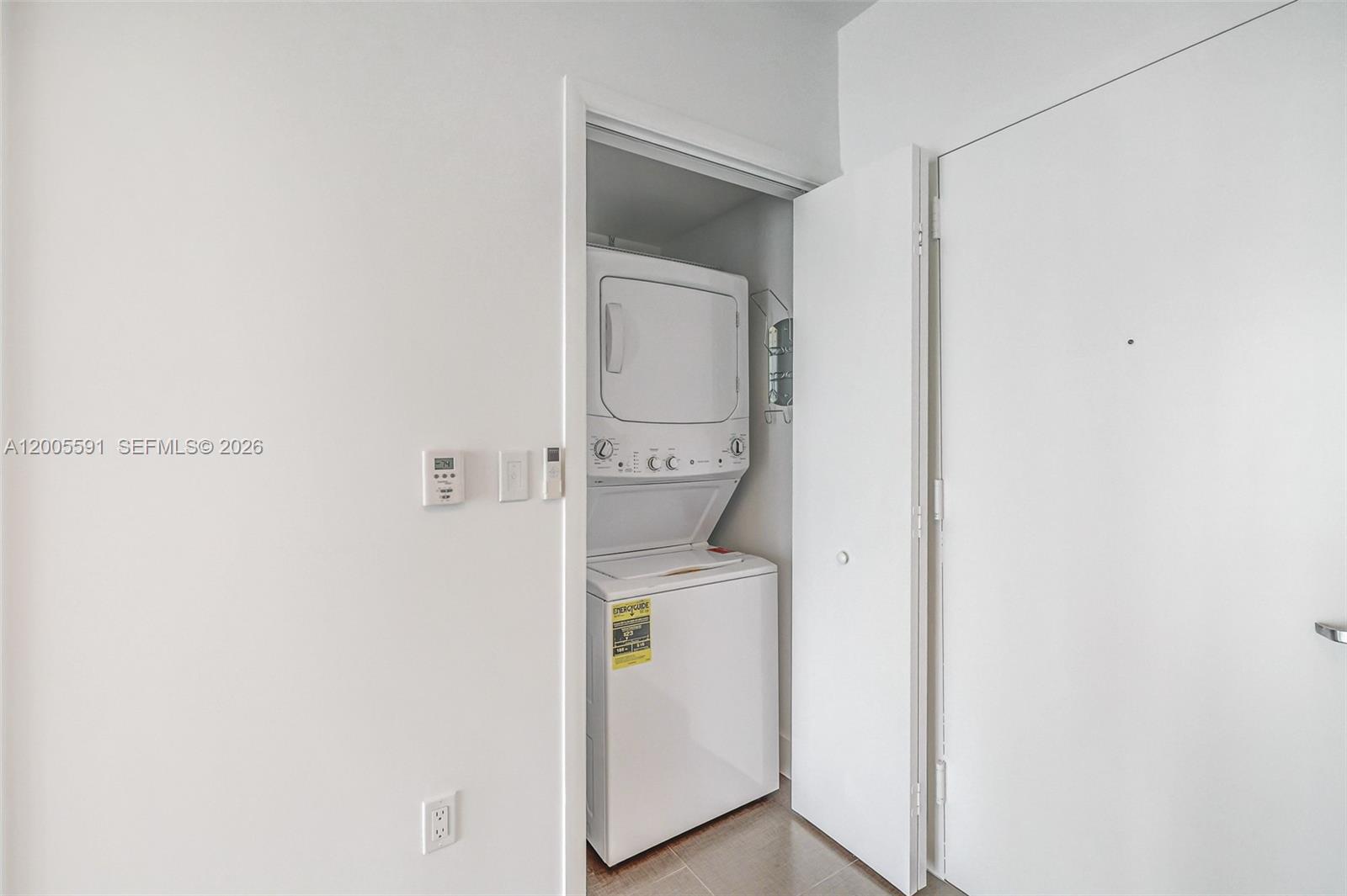 92 SW 3rd St #2212, Miami FL 33130