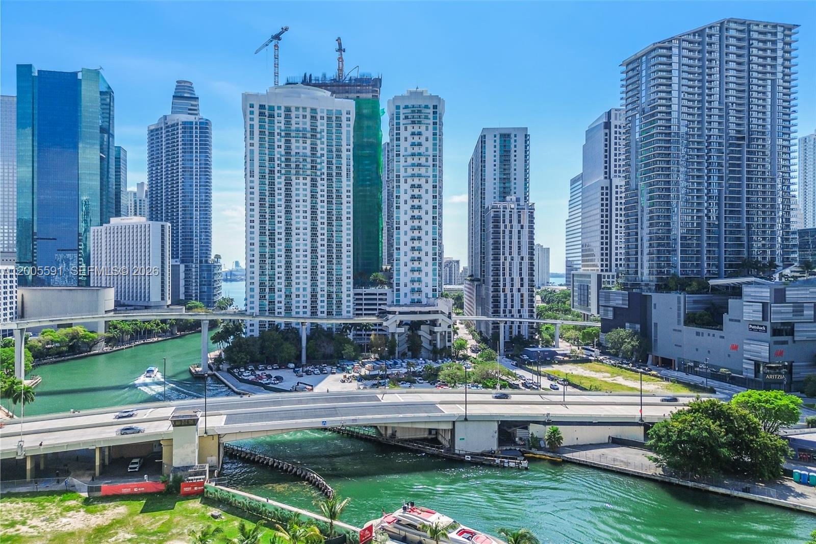 92 SW 3rd St #2212, Miami FL 33130