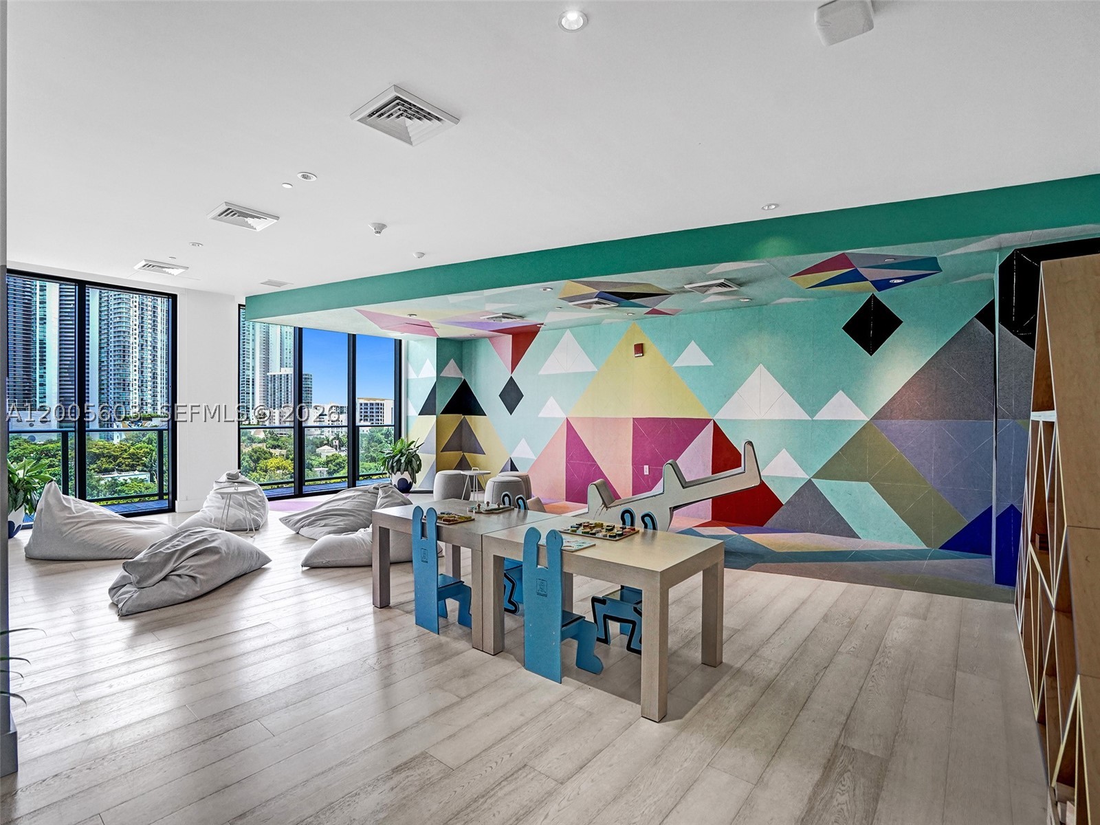 121 NE 34th St #1806A, Miami FL 33137