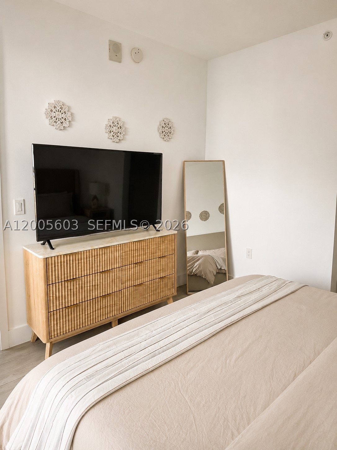 121 NE 34th St #1806A, Miami FL 33137