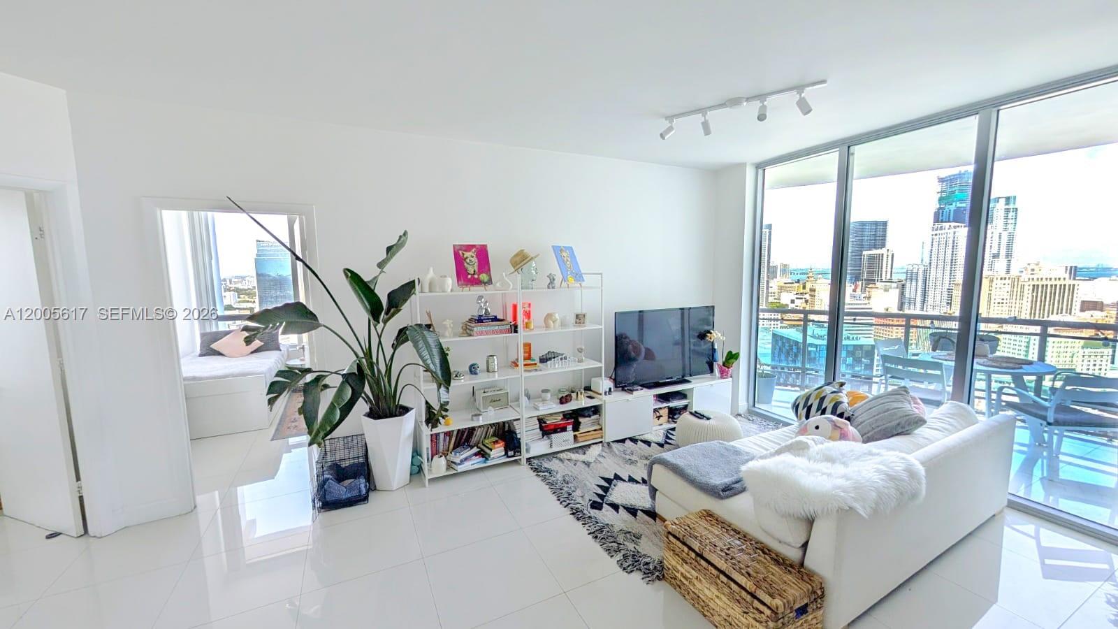 350 S Miami Ave #2813, Miami FL 33130