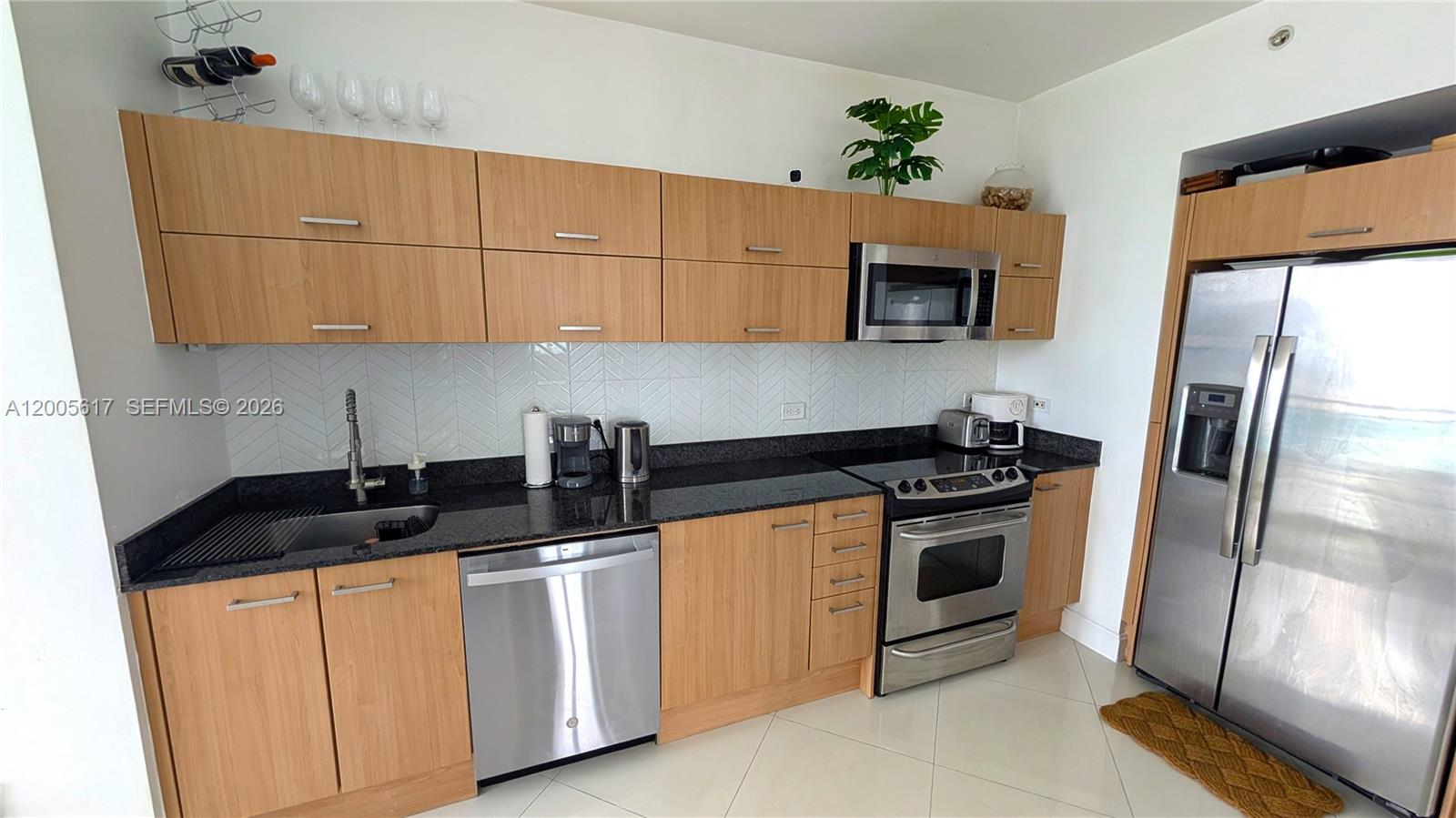 350 S Miami Ave #2813, Miami FL 33130