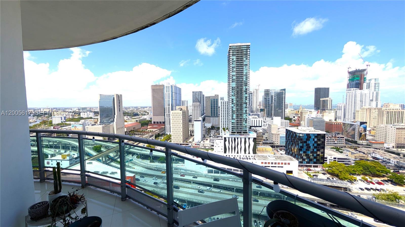 350 S Miami Ave #2813, Miami FL 33130