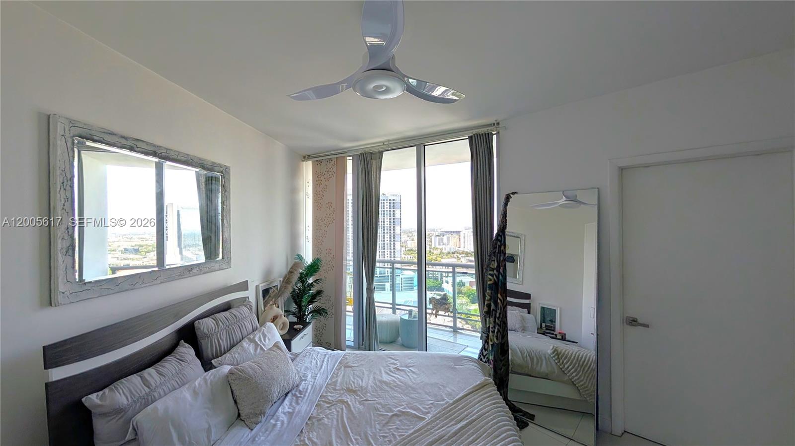 350 S Miami Ave #2813, Miami FL 33130