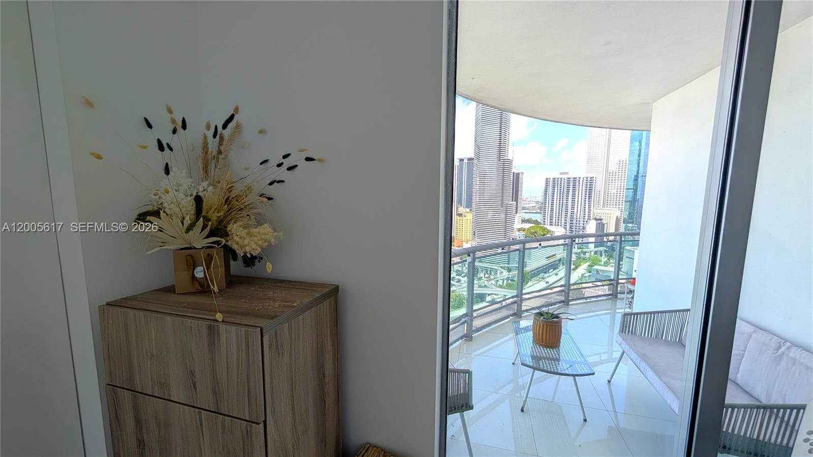 350 S Miami Ave #2813, Miami FL 33130