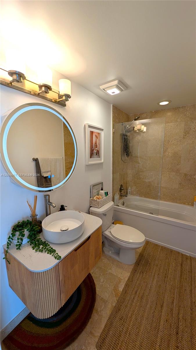 350 S Miami Ave #2813, Miami FL 33130
