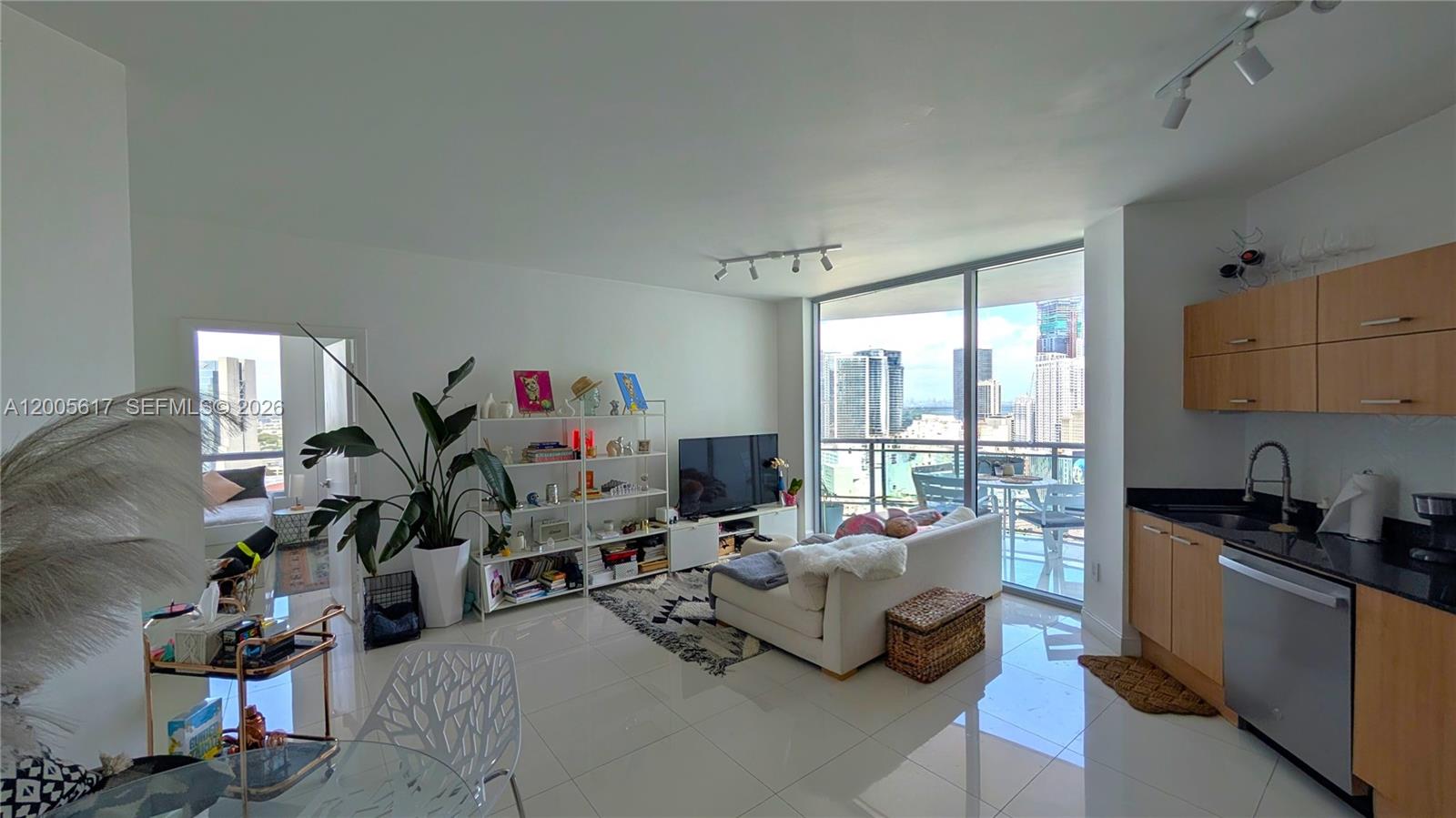 350 S Miami Ave #2813, Miami FL 33130