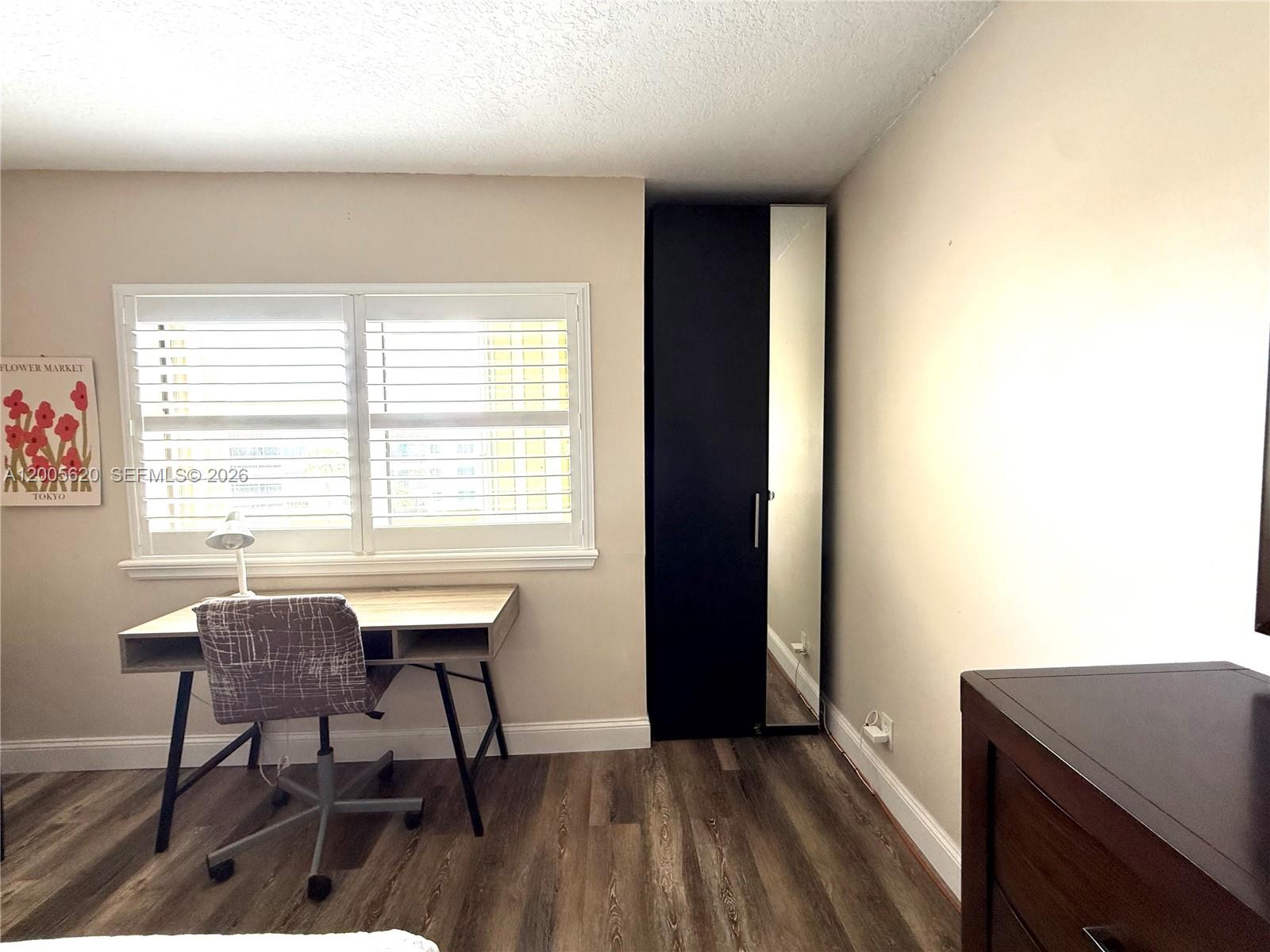 230 Lakeview Dr #307, Weston FL 33326