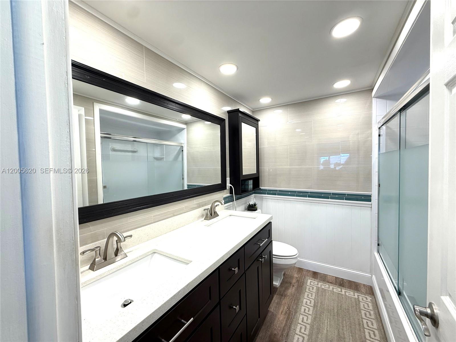 230 Lakeview Dr #307, Weston FL 33326