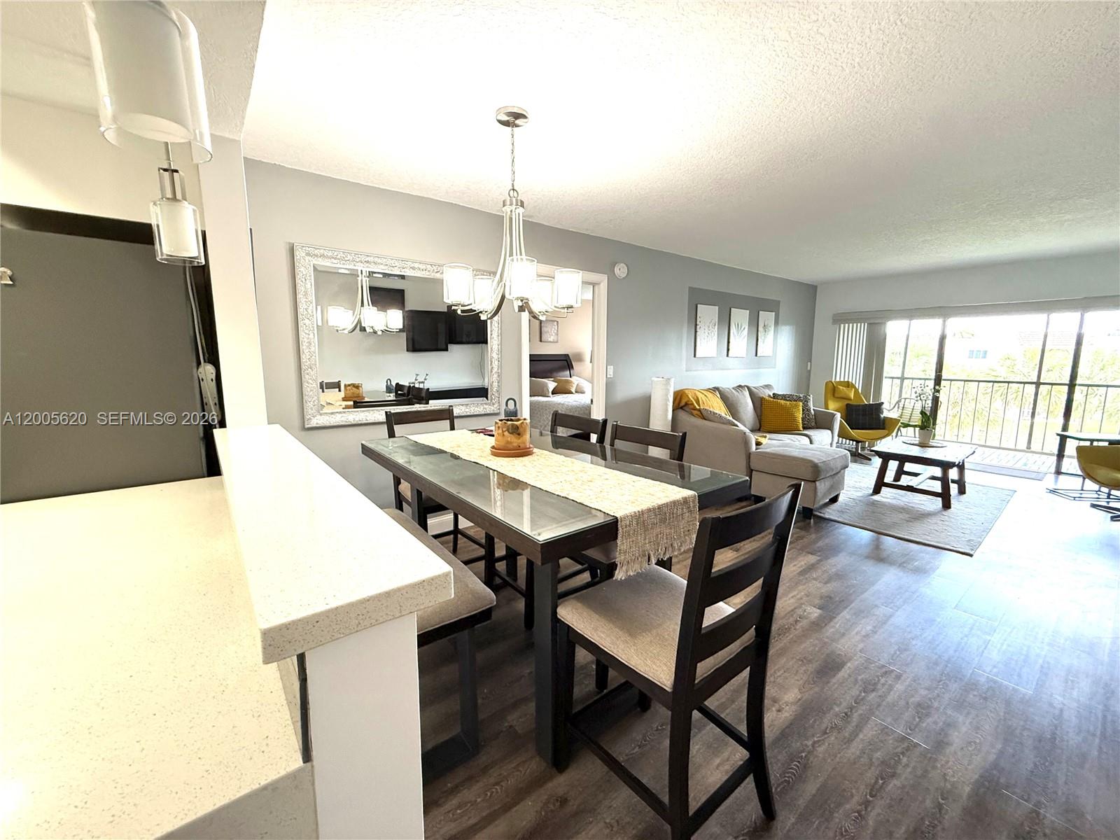 230 Lakeview Dr #307, Weston FL 33326