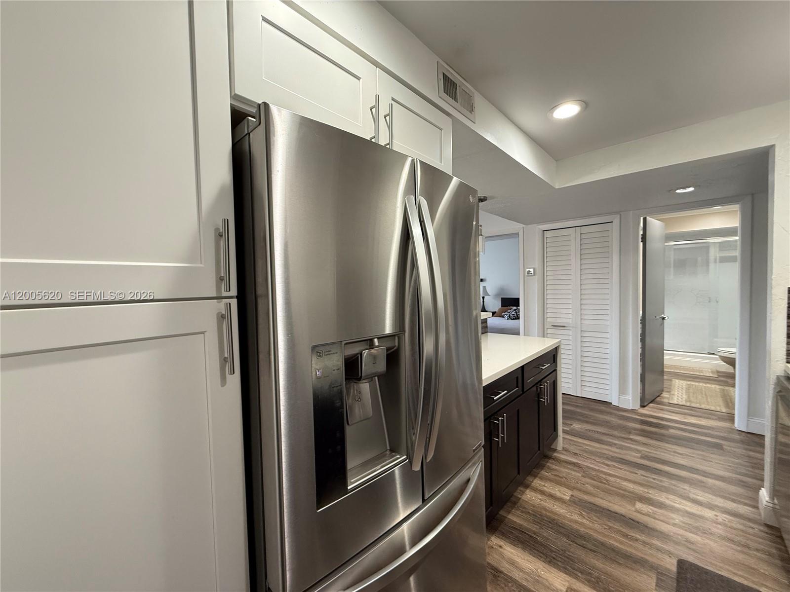 230 Lakeview Dr #307, Weston FL 33326