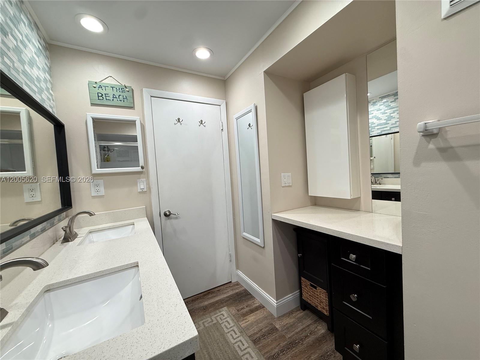 230 Lakeview Dr #307, Weston FL 33326