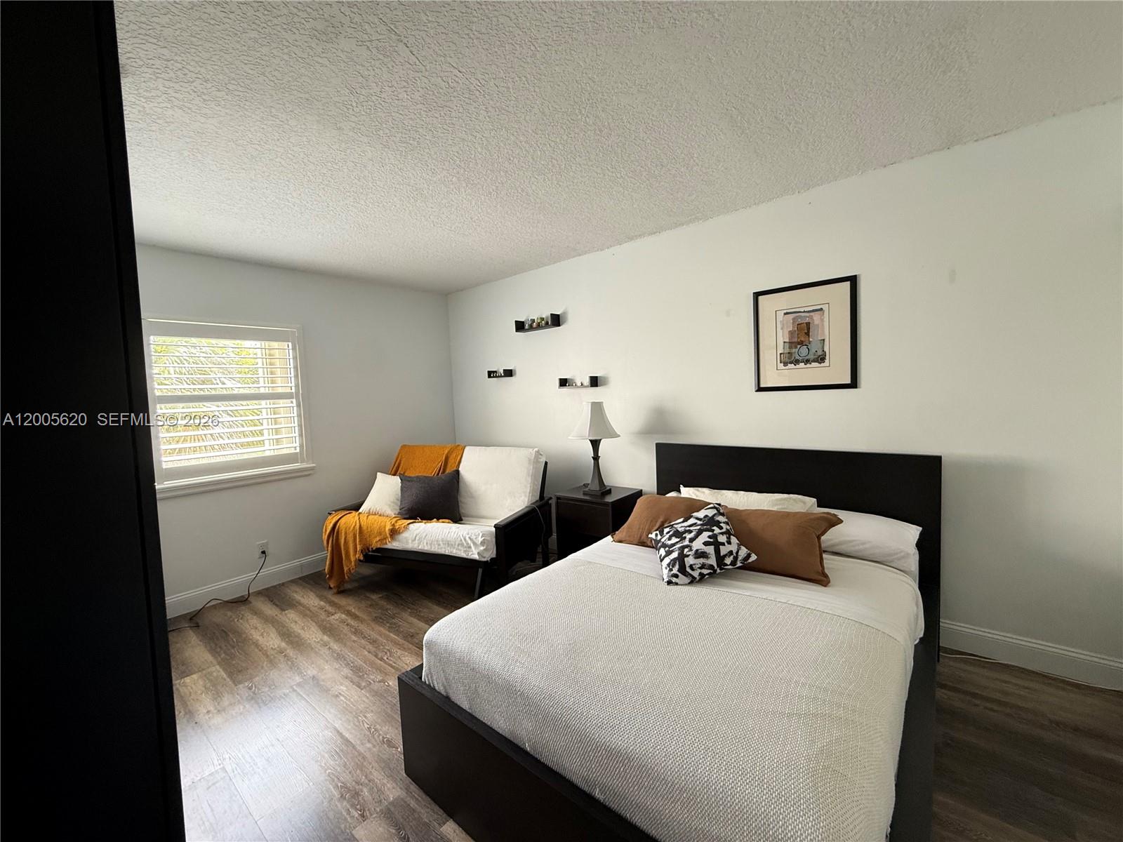 230 Lakeview Dr #307, Weston FL 33326